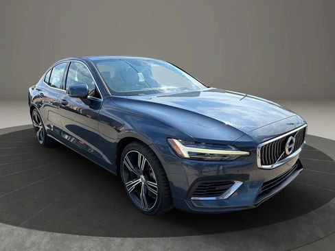 Used 2022 Volvo S60 T8 Inscription w/ Climate Package AWD/4WD image 3