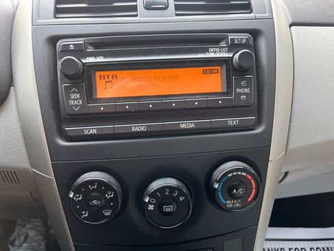 Used 2013 Toyota Corolla L image 16