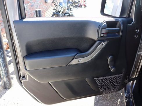Used 2016 Jeep Wrangler Sport image 9