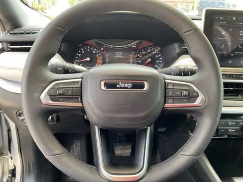 Used 2025 Jeep Compass Limited AWD/4WD image 16