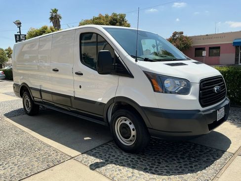 Used 2018 Ford Transit 250 148 Low Roof RWD image 3