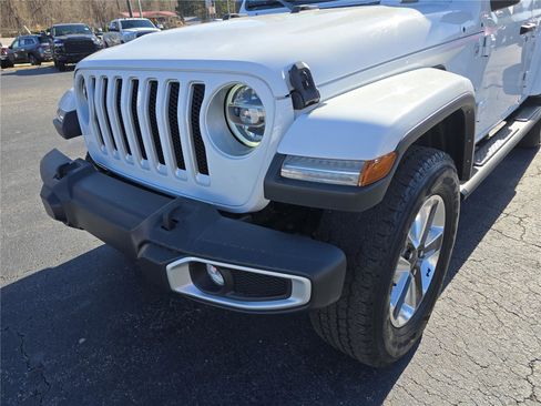 Used 2022 Jeep Wrangler Unlimited Sahara w/ LED Lighting Group image 10