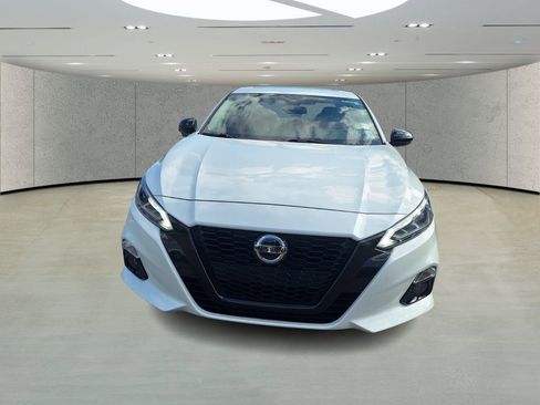 Used 2022 Nissan Altima 2.5 SR w/ Midnight Edition Package image 7