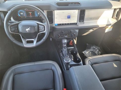 New 2025 Ford Bronco Outer Banks image 7