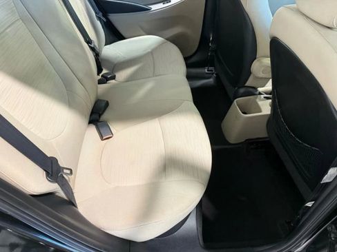 Used 2016 Hyundai Accent SE image 25