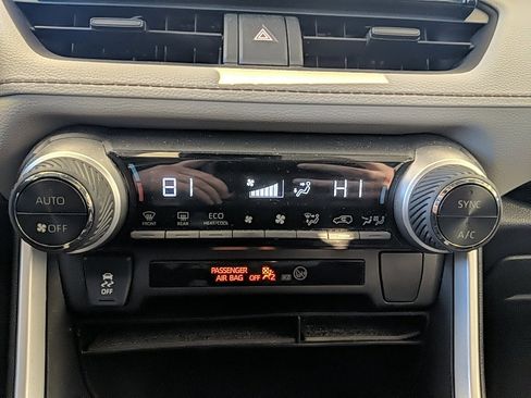 Used 2021 Toyota RAV4 XLE w/ Convenience Package image 22