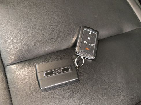 Used 2022 Jeep Grand Cherokee Limited 4xe AWD/4WD image 32
