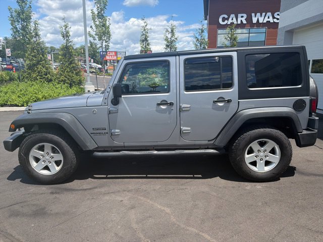Used 2017 Jeep Wrangler Unlimited Sport AWD/4WD image 3