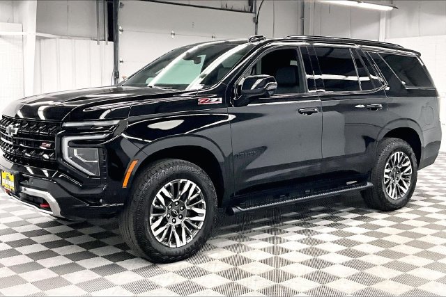 Used 2025 Chevrolet Tahoe Z71 w/ Comfort Package AWD/4WD image 12