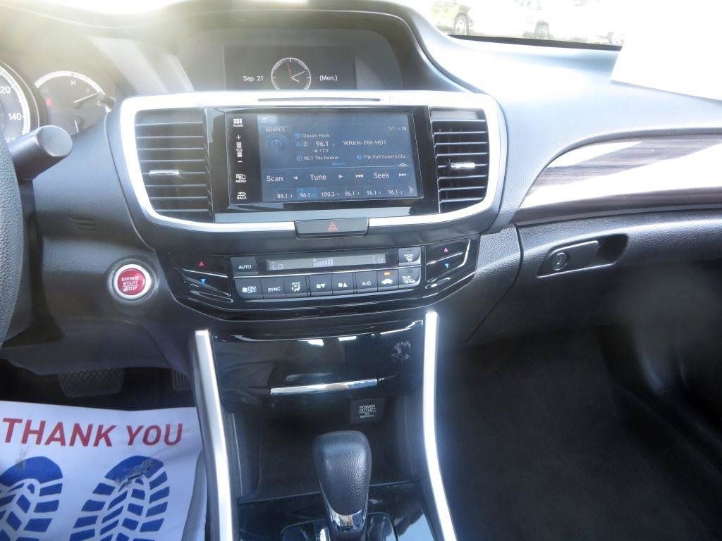 Used 2016 Honda Accord EX image 19