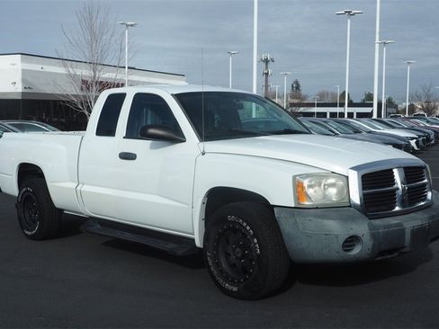 Used 2006 Dodge Dakota ST image 3