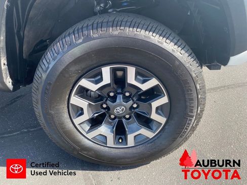 Certified 2022 Toyota Tacoma TRD Off-Road w/ Technology Package AWD/4WD image 13