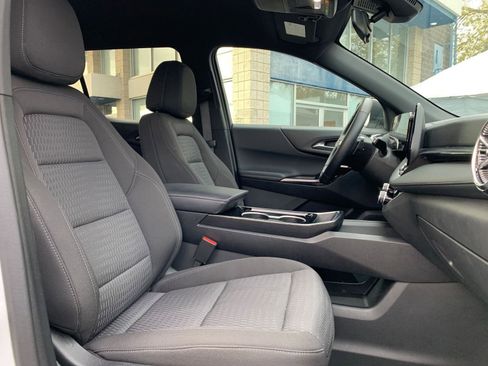 Used 2025 Chevrolet Equinox LT image 35