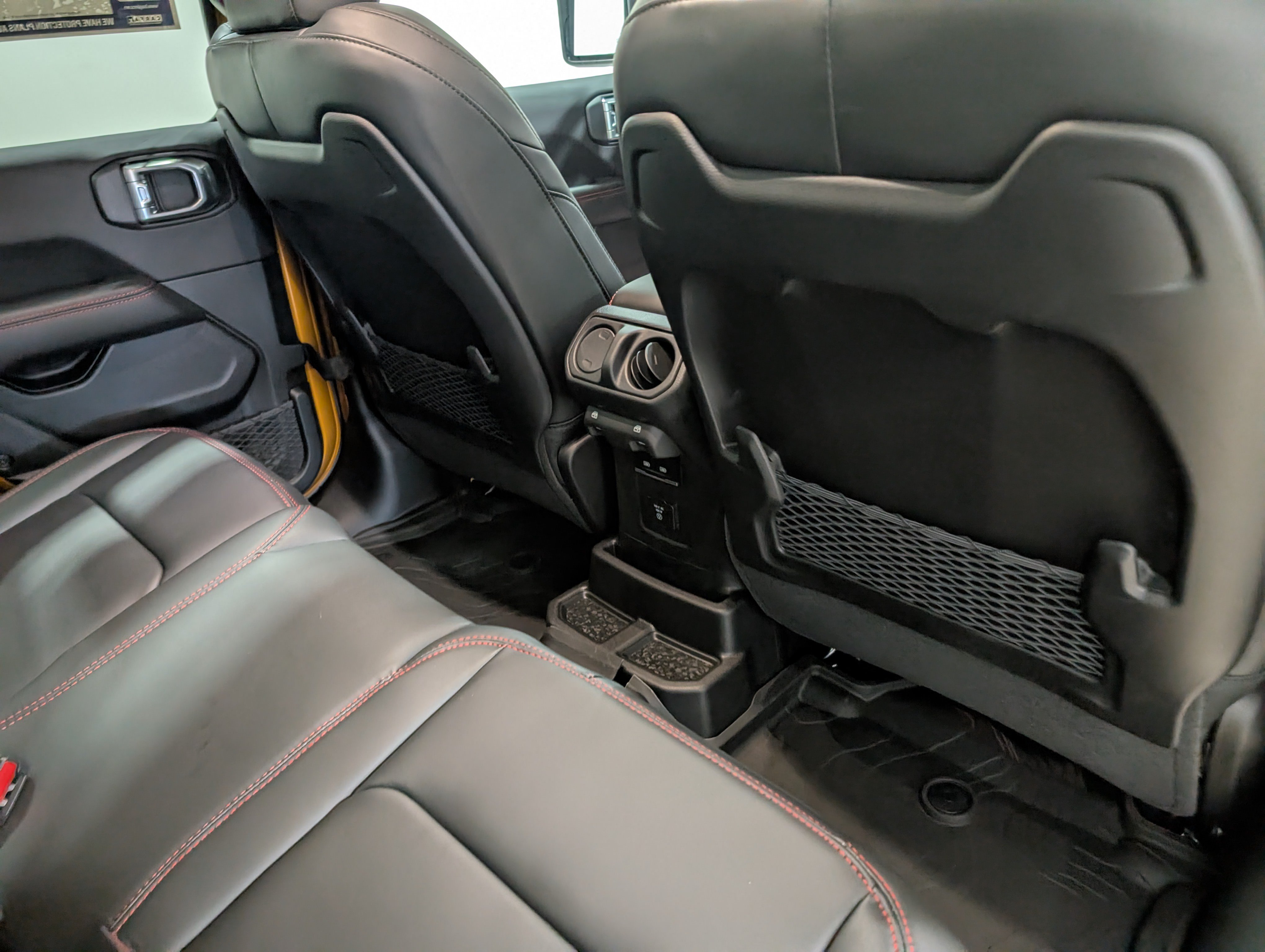 Used 2026 Jeep Wrangler Unlimited Rubicon AWD/4WD image 16