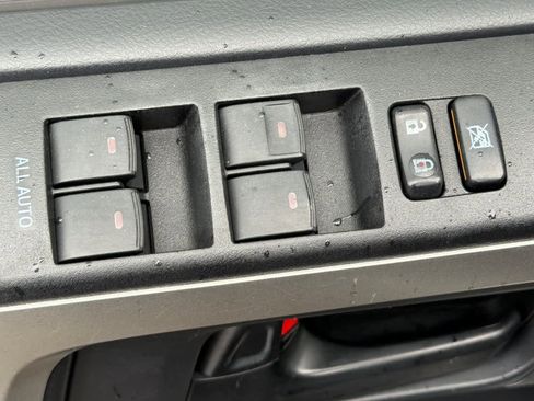 Used 2010 Toyota 4Runner SR5 w/ Premium Pkg w/Leather image 15