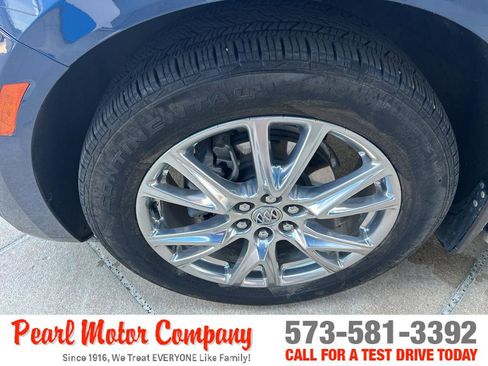 Used 2023 Buick Enclave Premium AWD/4WD image 8