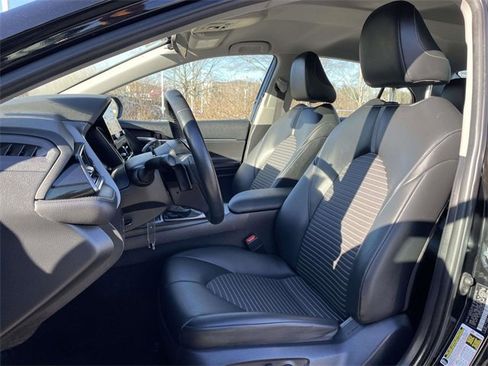Used 2023 Toyota Camry SE image 19