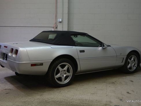 Used 1996 Chevrolet Corvette Convertible RWD image 8
