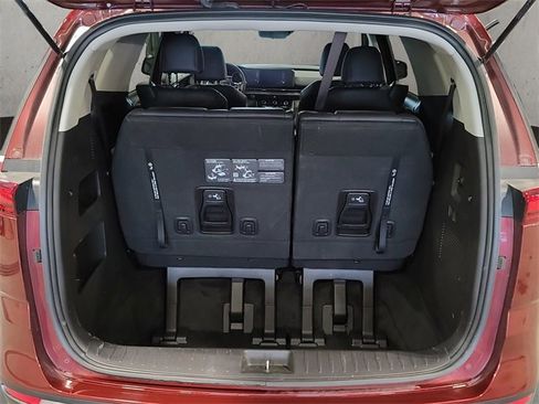 Used 2024 Kia Carnival LX image 14