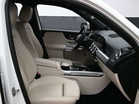 Used 2023 Mercedes-Benz EQB 300 4MATIC image 44