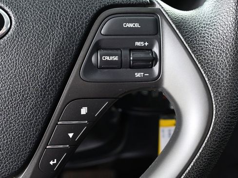 Used 2018 Kia Forte LX w/ LX Rear Camera Package image 33