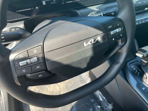 Used 2025 Kia K4 LXS image 25