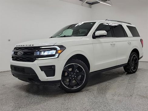 Used 2022 Ford Expedition Limited image 1