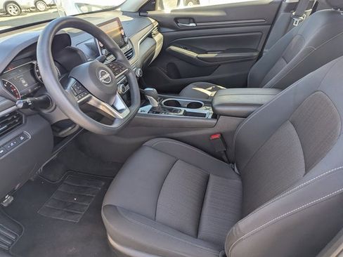 Used 2024 Nissan Altima 2.5 SV image 24