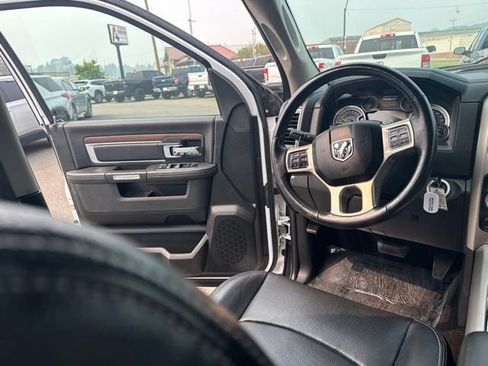 Used 2017 RAM 1500 Laramie AWD/4WD image 16