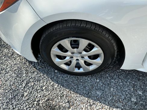 Used 2022 Toyota Corolla LE FWD image 26