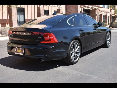 Used 2017 Volvo S90 T5 Momentum w/ Vision Package FWD image 7