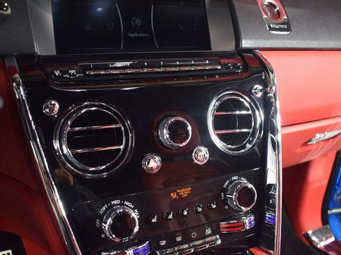 Certified 2022 Rolls-Royce Cullinan w/ Dynamic Package image 34