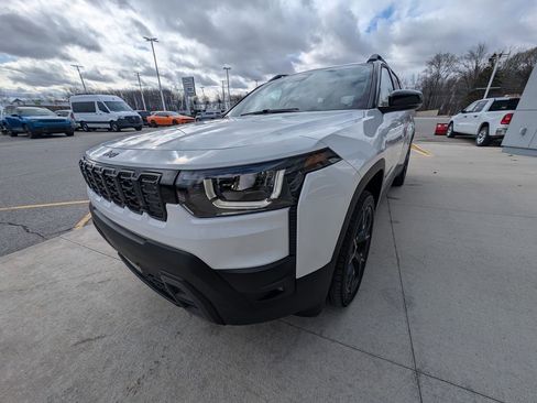 New 2026 Jeep Cherokee Overland image 7