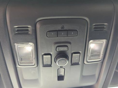 Used 2023 Chevrolet Tahoe Premier AWD/4WD image 24