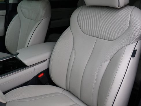 Used 2025 Hyundai Palisade Calligraphy image 14