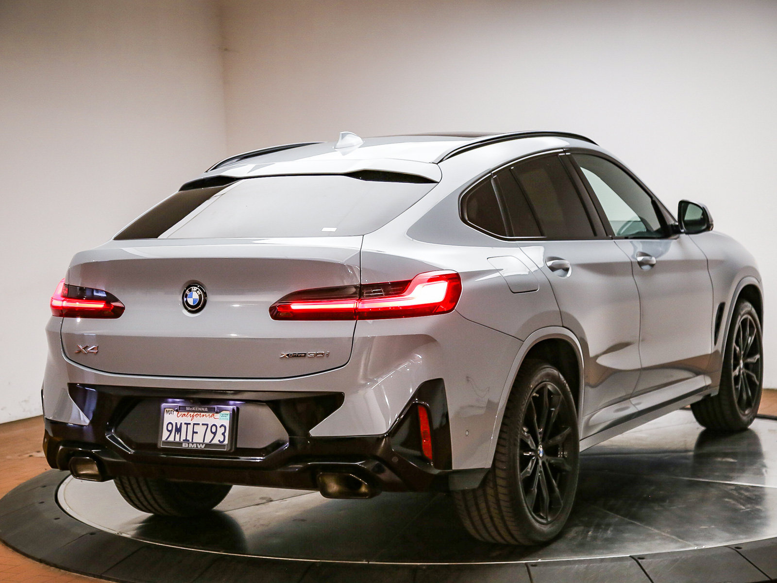 Used 2024 BMW X4 xDrive30i w/ Premium Package AWD/4WD image 7
