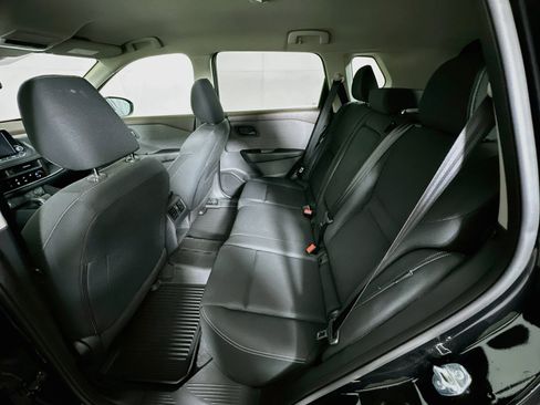 Used 2023 Nissan Rogue S FWD image 27