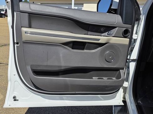 Used 2020 Ford Expedition Max XLT w/ Equipment Group 202A image 14