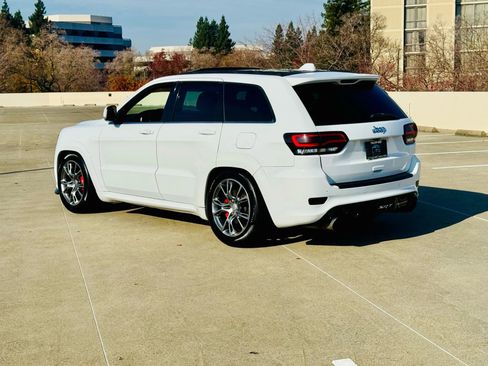 Used 2014 Jeep Grand Cherokee SRT8 w/ Luxury Group II image 55