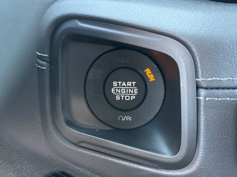 Used 2025 Jeep Wrangler Unlimited Rubicon 392 image 25