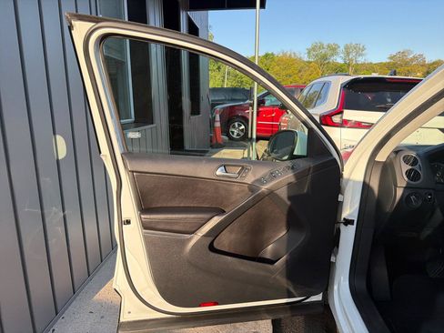 Used 2017 Volkswagen Tiguan Wolfsburg Edition AWD/4WD image 13