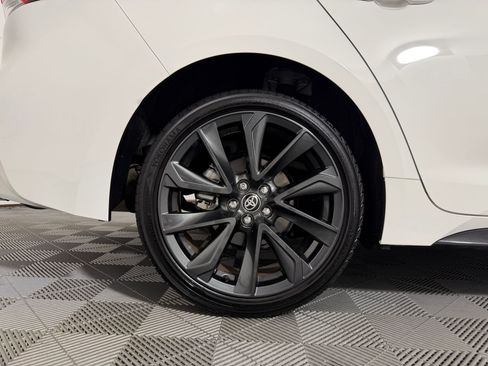 Used 2024 Toyota Corolla SE w/ SE Premium Package FWD image 18
