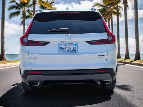Used 2025 Honda CR-V Sport Touring image 6