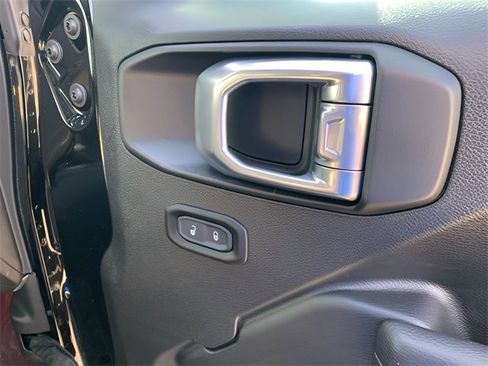 New 2024 Jeep Wrangler Unlimited Sport image 30