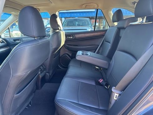 Used 2017 Subaru Outback 3.6R Limited image 11