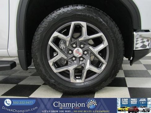 Used 2023 GMC Sierra 1500 SLT w/ SLT Premium Package AWD/4WD image 3