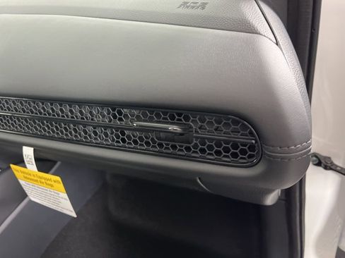 New 2026 Honda HR-V LX image 9