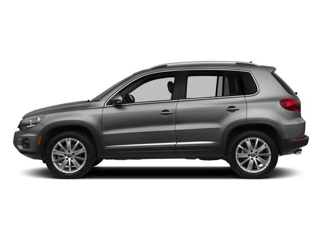 Used 2017 Volkswagen Tiguan Wolfsburg Edition AWD/4WD image 3