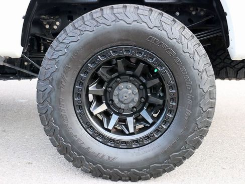 Used 2022 Ford F250 Platinum w/ Tremor Off-Road Package image 11