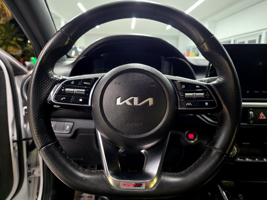 Used 2024 Kia Forte GT-Line w/ GT-Line Premium Package FWD image 18